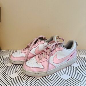 🔥Nike Pink and White Sneakers🔥